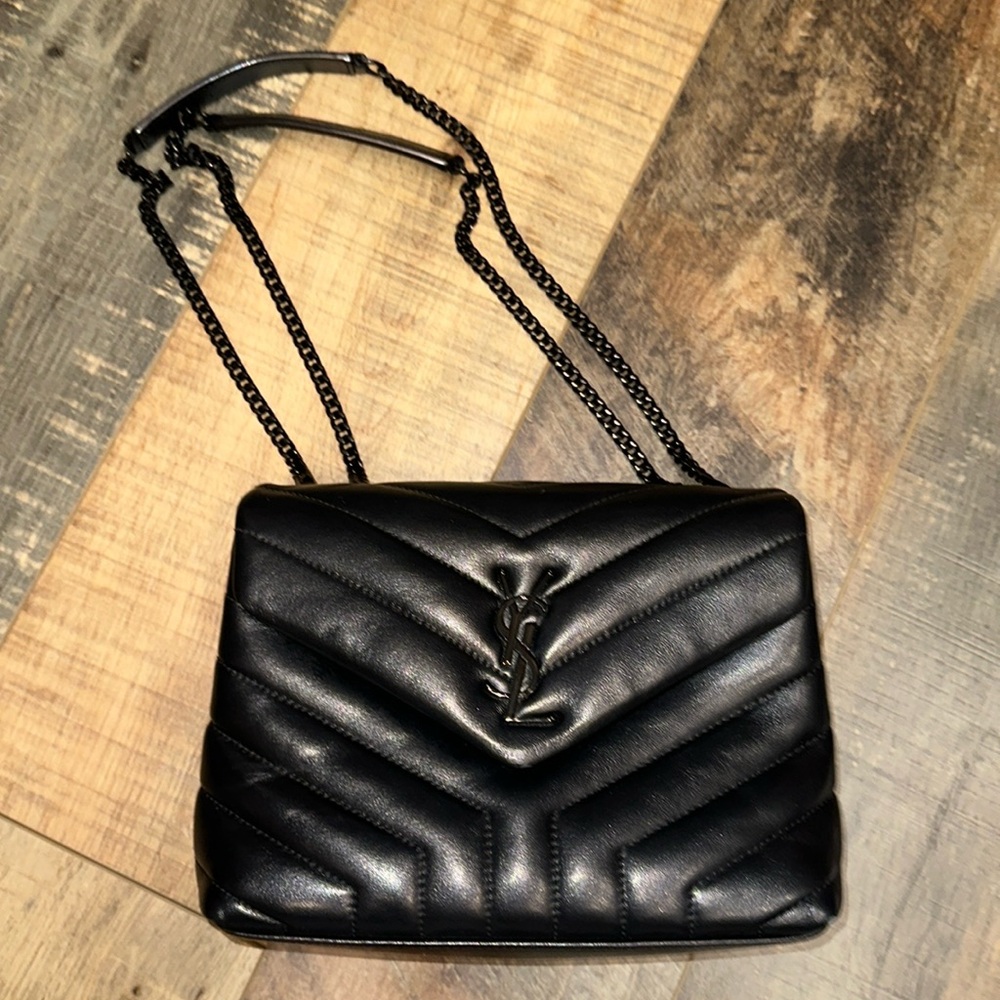 Gently used YSL small LouLou. Amazing condition.